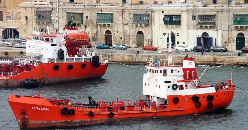SACRO CUOR I Tanker IMO 7438115 photo 8