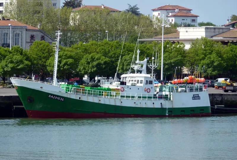 GURE ANDRE Fishing Vessel IMO 7503013 photo 10