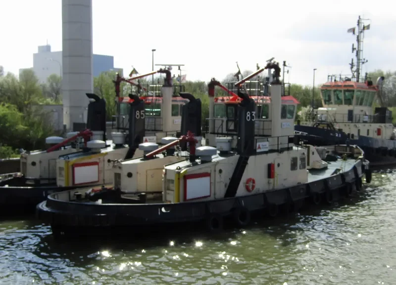 83 Tug Boat IMO 7505152 photo 2