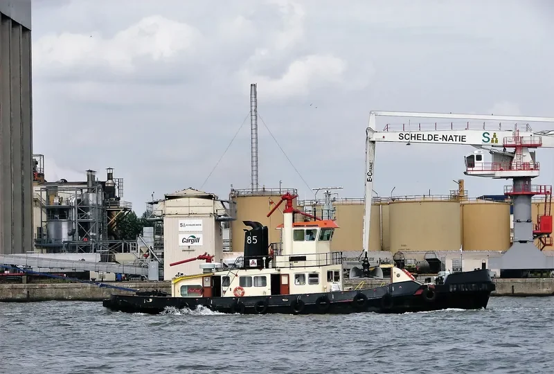 TUG 85 Tug Boat IMO 7505164 photo 2
