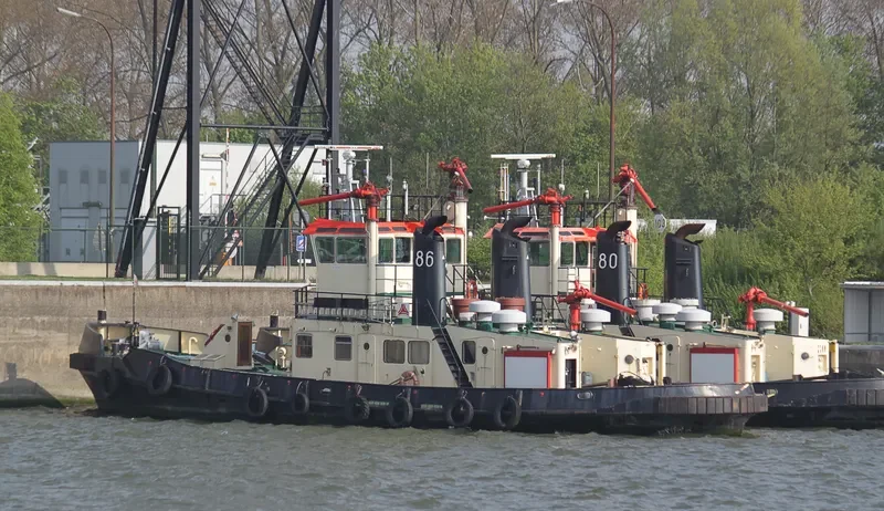 TUG 86 Tug Boat IMO 7505176 photo 6