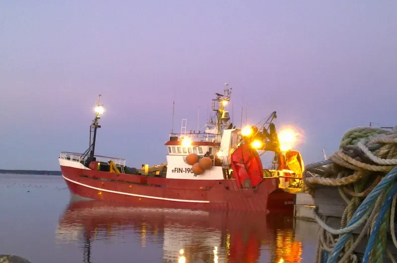 OLGARRY Fishing Vessel IMO 7505449 photo 5