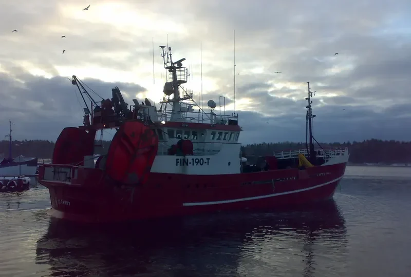 OLGARRY Fishing Vessel IMO 7505449 photo 6