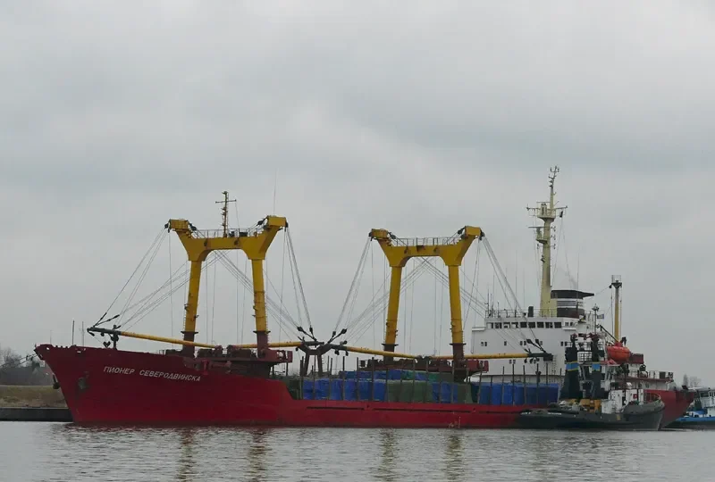 PIONER SEVERODVINSKA General Cargo Vessel IMO 7518240 photo 7