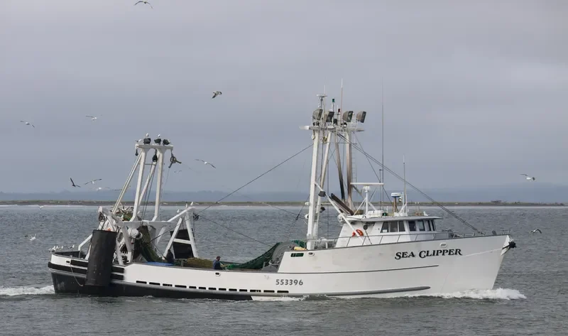 SEA CLIPPER Fishing Vessel IMO 7520633 photo 2