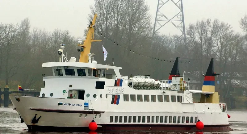 WAPPEN VON BORKUM Passenger Ship IMO 7525918 photo 2
