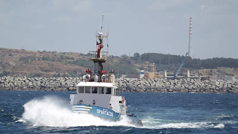 SPARTACUS Tug Boat IMO 7533642 photo 4