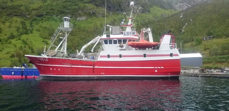 FUGLOEYFJELL Fishing Vessel IMO 7604386 photo 4