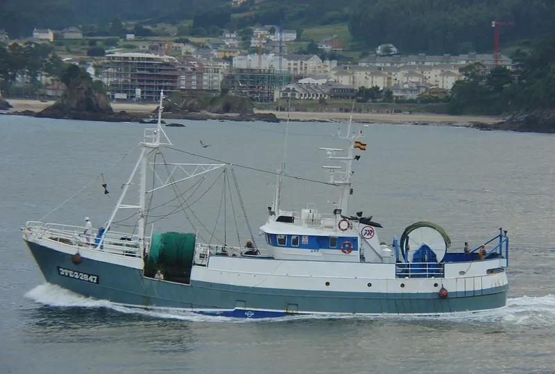 HERMANOS PINO LADRA Fishing Vessel IMO 7605902 photo 2