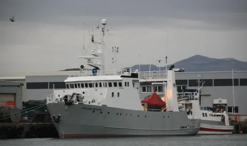 IWAN Research Vessel IMO 7607209 photo 3