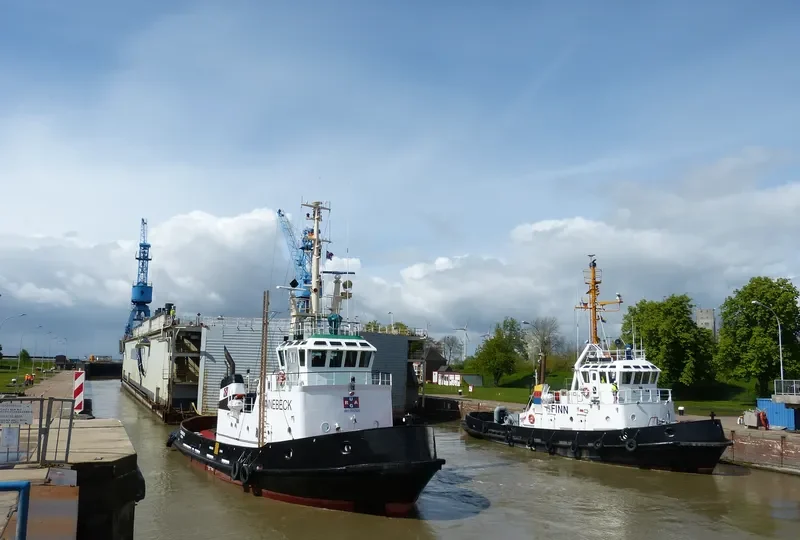 VB ROENNEBECK Tug Boat IMO 7612620 photo 4