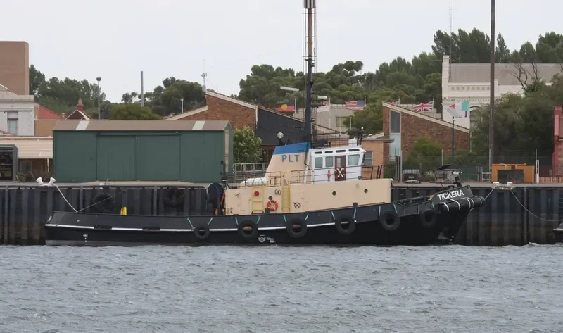 TICKERA Tug Boat IMO 7614563 photo 3
