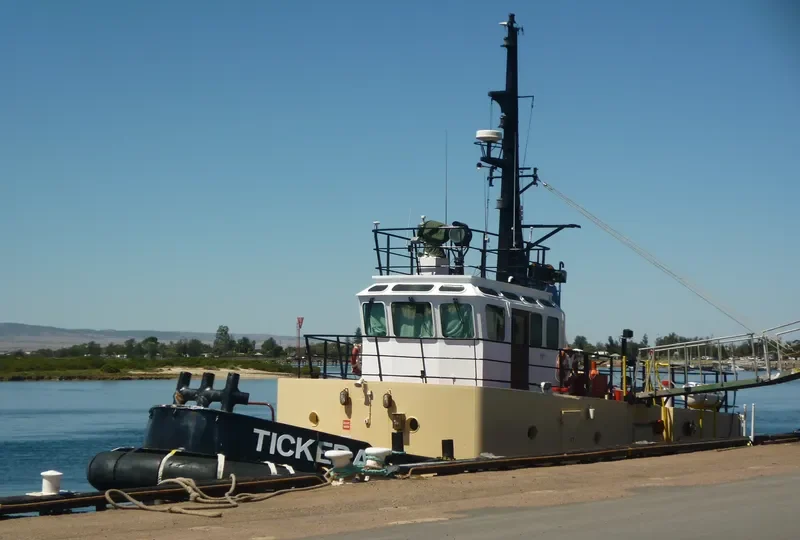TICKERA Tug Boat IMO 7614563 photo 4