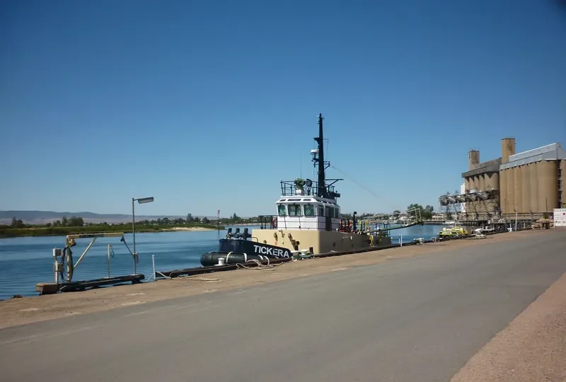 TICKERA Tug Boat IMO 7614563 photo 5