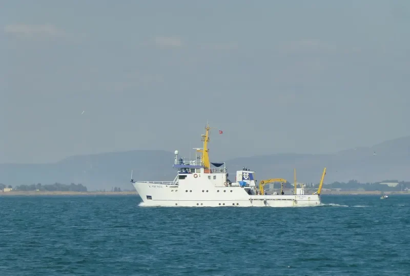 K.PIRI REIS Research Vessel IMO 7614783 photo 2