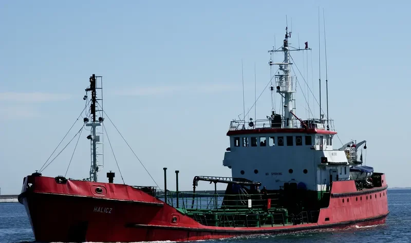 HALICZ Tanker IMO 7615749 photo 8
