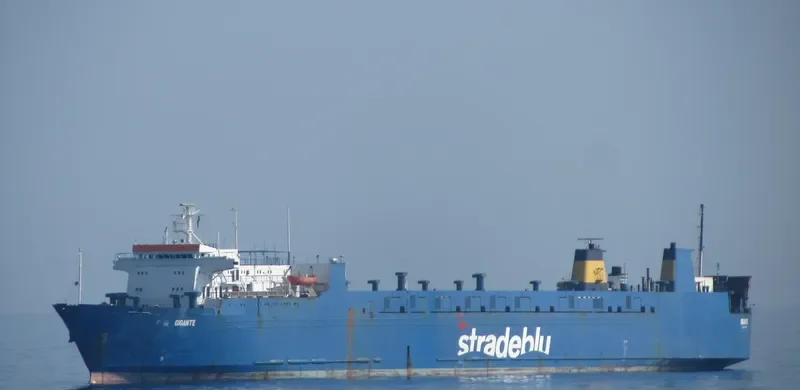 GIGANTE Ro-Ro Vessel IMO 7617735 photo 2
