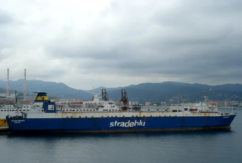 GIGANTE Ro-Ro Vessel IMO 7617735 photo 10