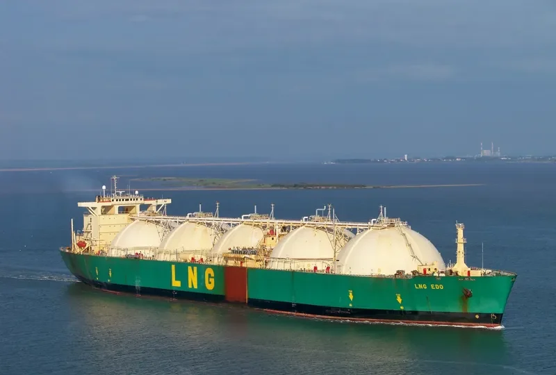 SOUTH ENERGY LNG Carrier IMO 7619587 photo 8