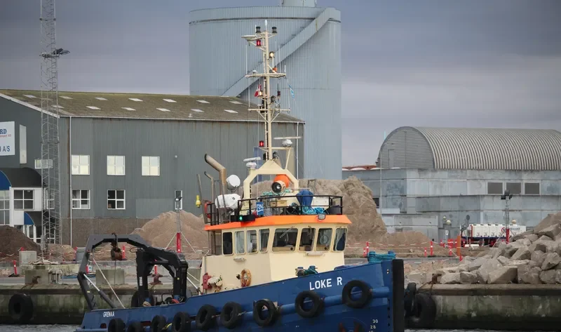 LOKE R Tug Boat IMO 7625433 photo 2