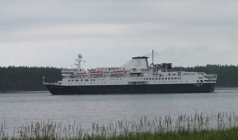 OCEAN ENDEAVOUR Passenger Ship IMO 7625811 photo 3