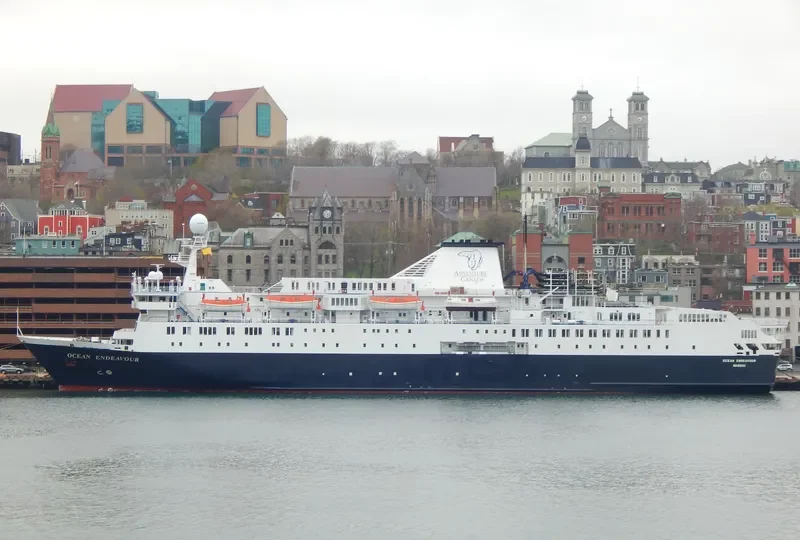 OCEAN ENDEAVOUR Passenger Ship IMO 7625811 photo 4