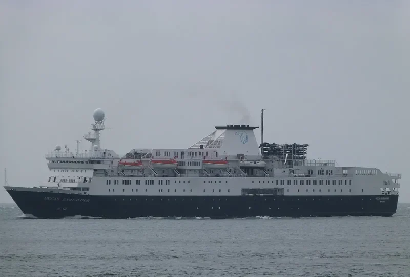 OCEAN ENDEAVOUR Passenger Ship IMO 7625811 photo 10