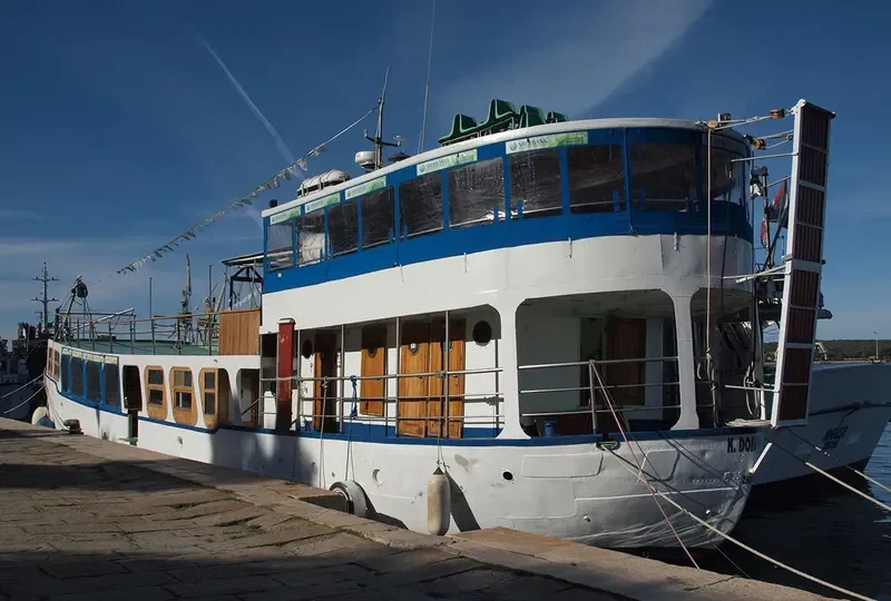 K.DOMAGOJ Passenger Ship IMO 7634575 photo 2