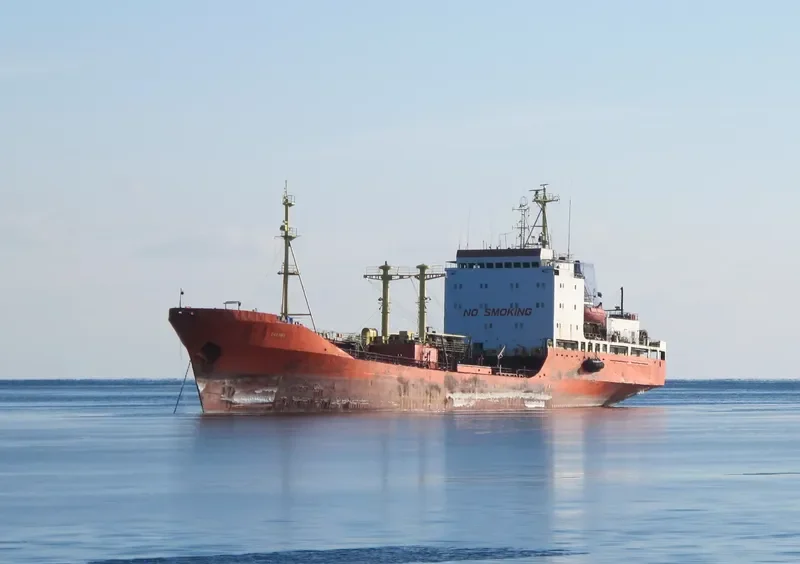 SAKHOIL Tanker IMO 7636652 photo 4