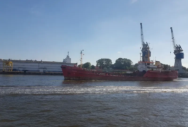 PORONIEC Tanker IMO 7641475