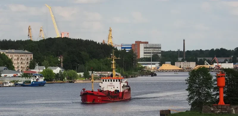 PORONIEC Tanker IMO 7641475 photo 2