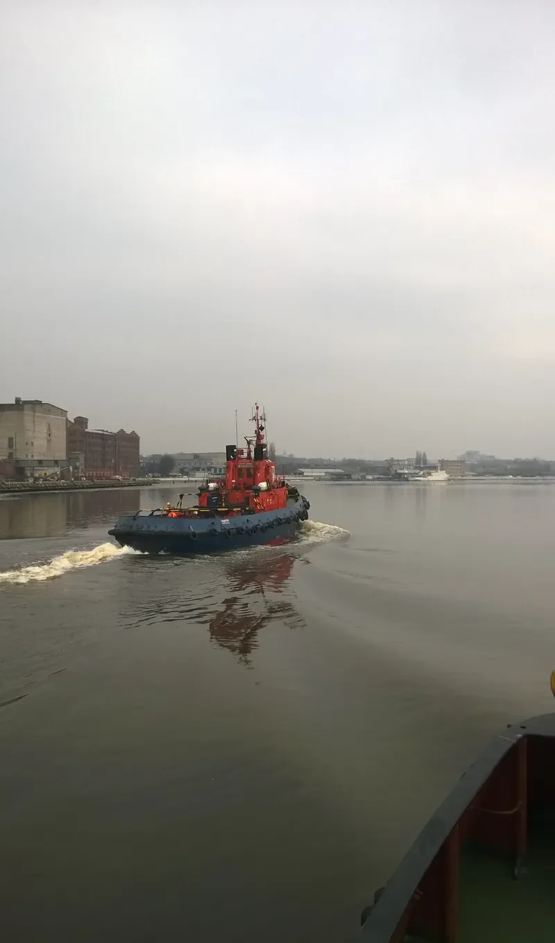 GLADIATOR Tug Boat IMO 7644582
