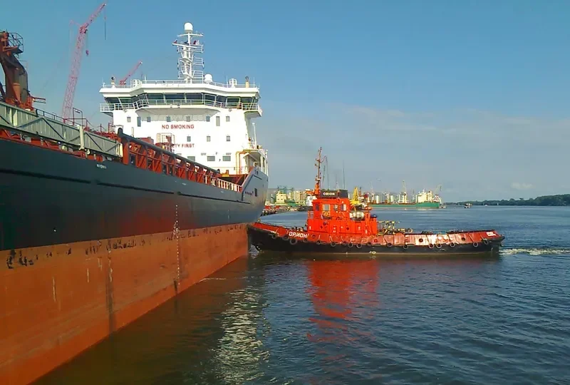 GLADIATOR Tug Boat IMO 7644582 photo 3
