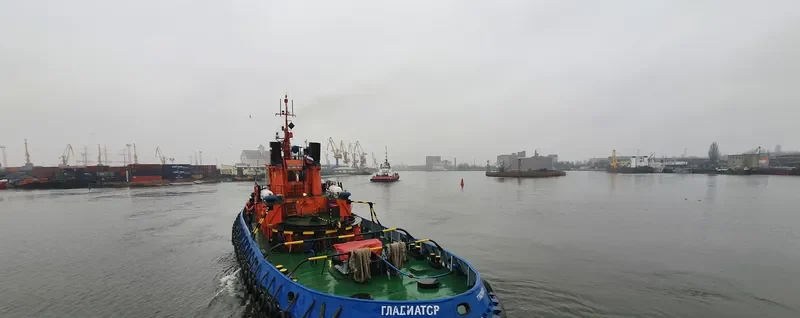 GLADIATOR Tug Boat IMO 7644582 photo 4