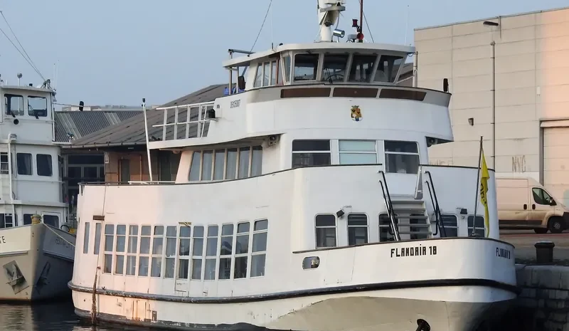 KROONLAND Passenger Ship IMO 7646023 photo 2