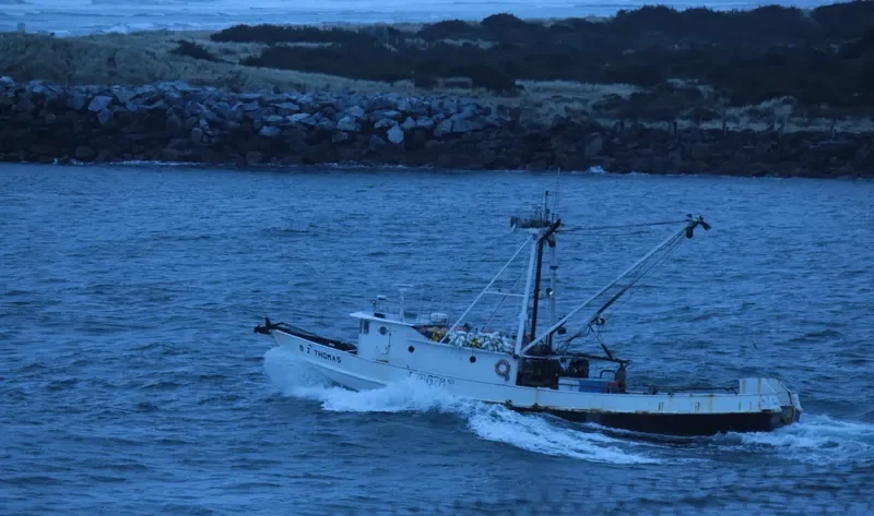 B.J.THOMAS Fishing Vessel IMO 7647778 photo 5