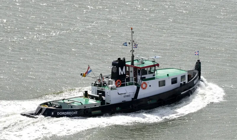 SIRIOS Tug Boat IMO 7700180 photo 3