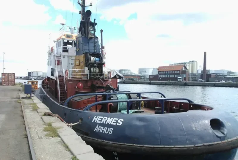 HERMES Tug Boat IMO 7711799 photo 10