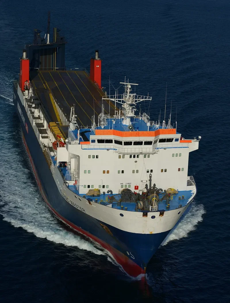 MASTER Ro-Ro IMO 7718527 photo 10