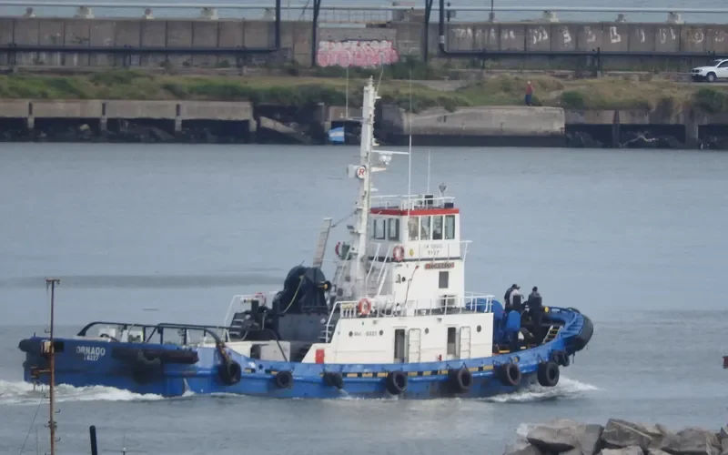TORNADO Tug Boat IMO 7723845 photo 2