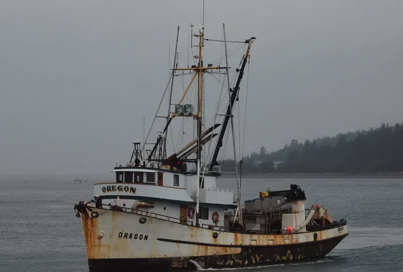 OREGON Fishing Vessel IMO 7738448 photo 9