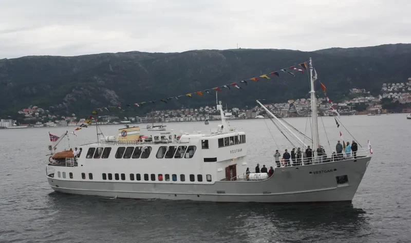 VESTGAR Passenger Ship IMO 7739997 photo 3