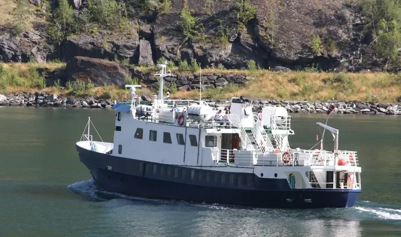LADY ELISABETH Passenger Ship IMO 7742695 photo 2