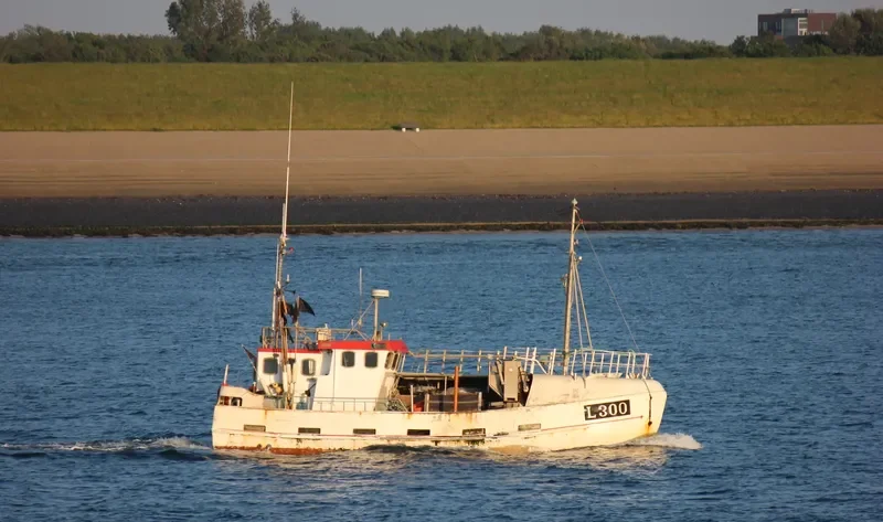 LAGUNEN Fishing Vessel IMO 7743235 photo 2
