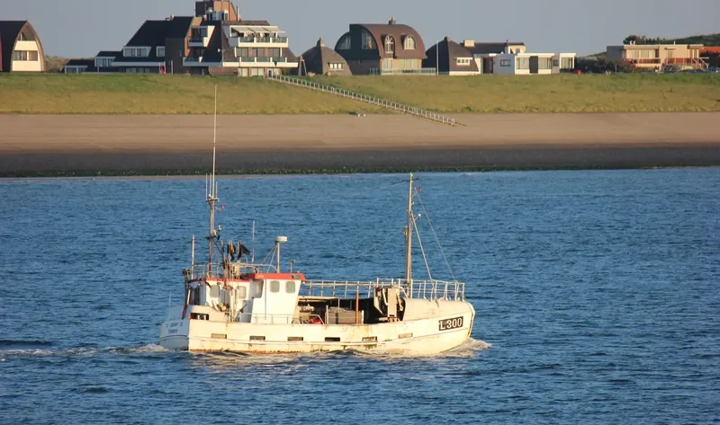 LAGUNEN Fishing Vessel IMO 7743235 photo 3