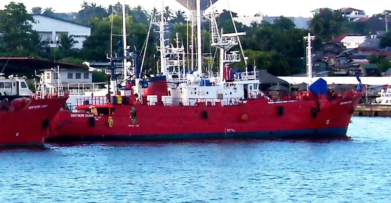 SOUTHERN CROSS Research Vessel IMO 7801427 photo 2