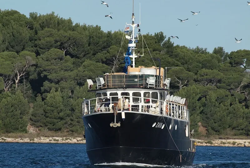 ZARA Fishing Vessel IMO 7801477 photo 2