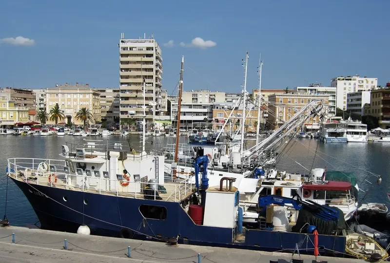 ZARA Fishing Vessel IMO 7801477 photo 7