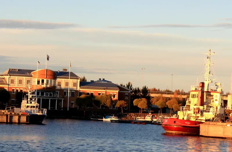 VICTORIA Tug Boat IMO 7802770 photo 2