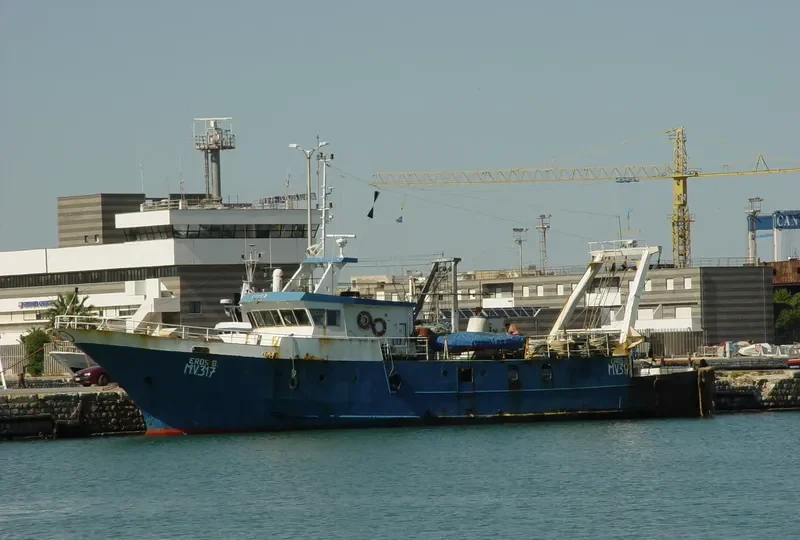 EROS B. Fishing Vessel IMO 7803786 photo 2